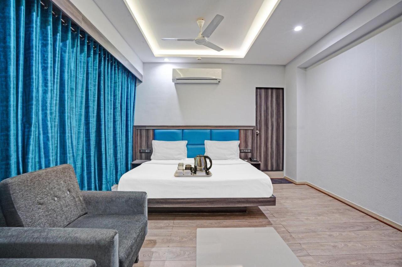 Super Oyo Townhouse 639 Hotel Citadel 2 Сурат Экстерьер фото