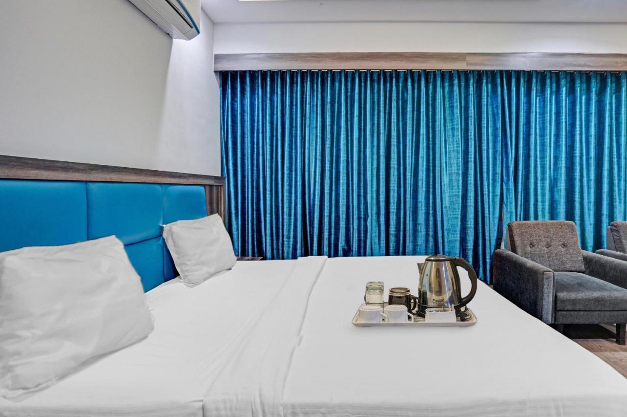 Super Oyo Townhouse 639 Hotel Citadel 2 Сурат Экстерьер фото